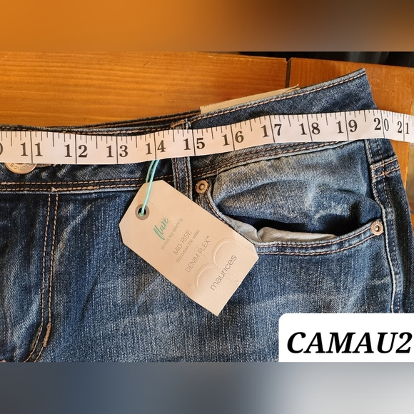 Maurices Women's Size 15/16 Denim Flex Mid Rise Flare Jeans 32.5" Inseam - Picture 7 of 7